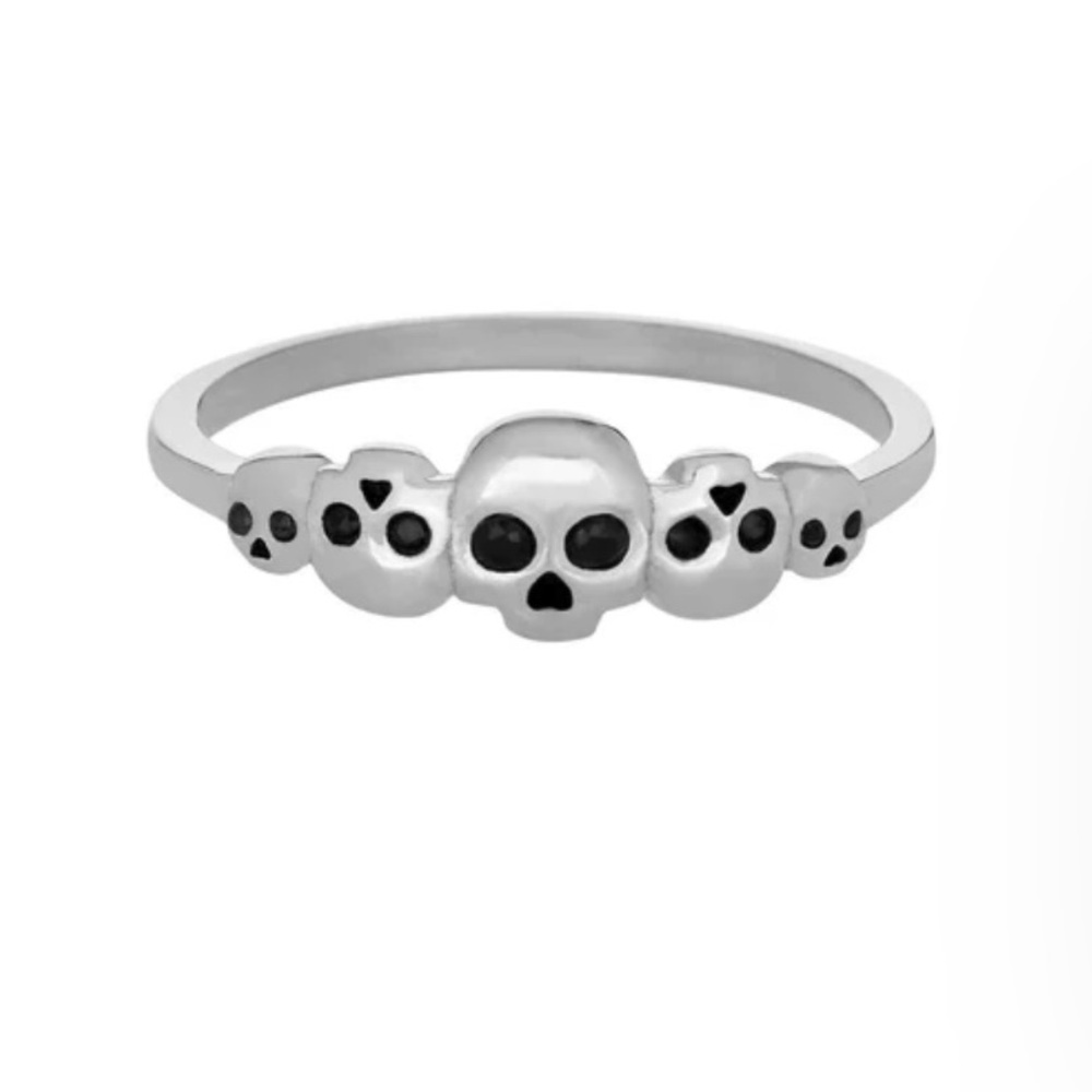 Sterling Silver & black diamonds skull Ring